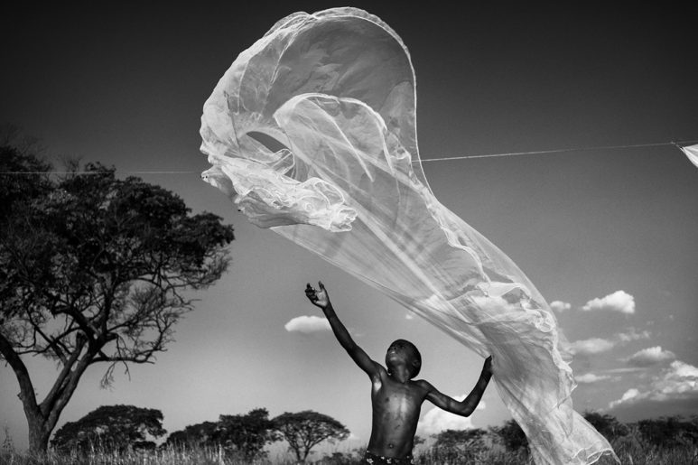 mthunzi, la terra dei bambini giganti.