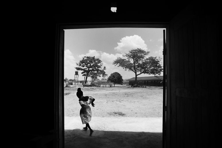 mthunzi, la terra dei bambini giganti.